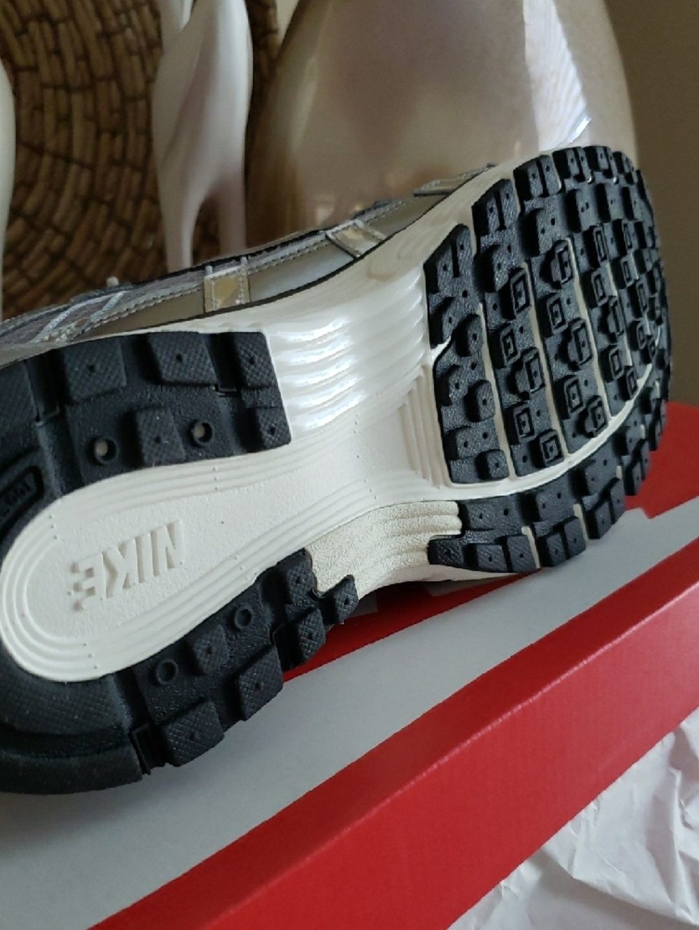 Nike P6000 Silver Metallic Running Shoe with Black Swoosh and White Laces - Picture 6 of 9